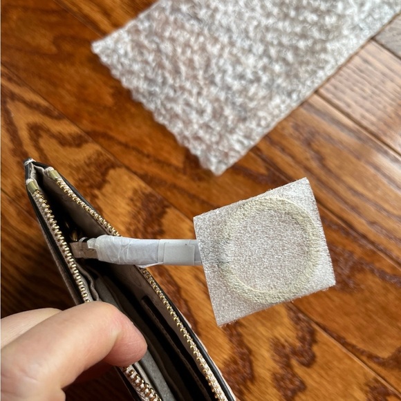 New Michael Kors card holder - Picture 7 of 12